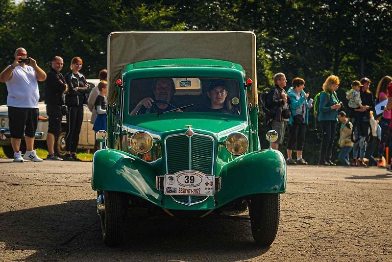 V sobotu 3. září se uskutečnilo v Kopřivnici mezinárodní Tatra Veterán Rallye Beskydy na počest Monsieur Dakar Karla Lopraise.