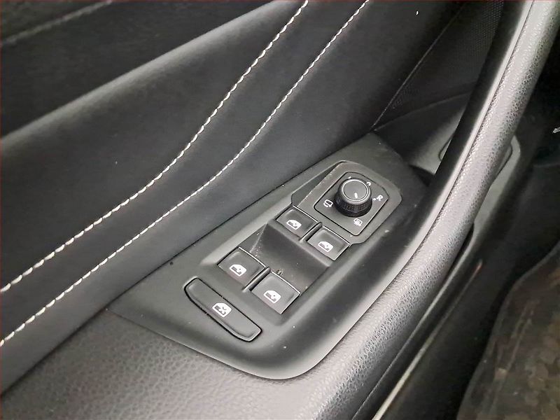 Volkswagen Passat (2020) Elegance 2.0 TDI - fotka 16 z 17