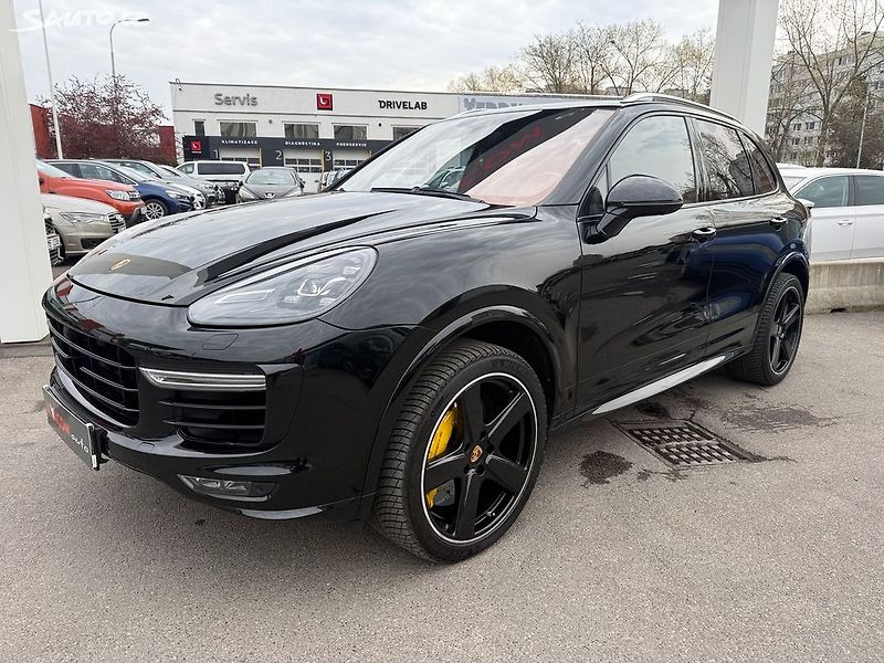 Porsche Cayenne Turbo S - fotka 2 z 44