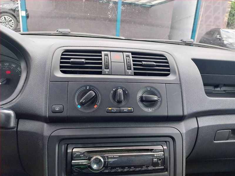 Škoda Fabia (2011) 1.2, Serv.kniha, Tažné - fotka 10 z 12