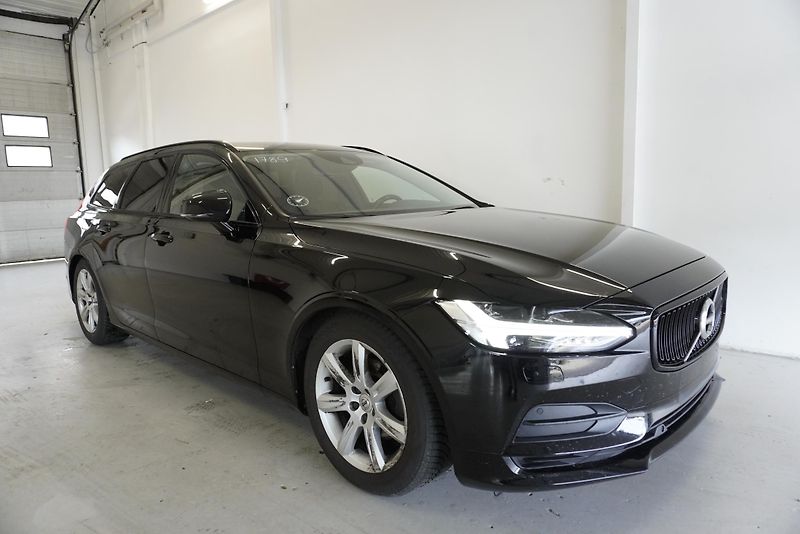 Volvo V90 2.0 D4 MOMENTUM AUTOMAT 8st. - fotka 4 z 31