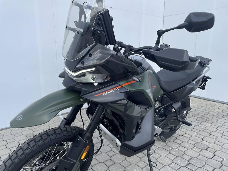 CFMOTO (2026) 1000MT-X Touring EU5+ - fotka 9 z 12