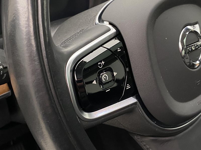 Volvo XC90 B5 AWD INSCRIPTION REZERVACE - fotka 19 z 46