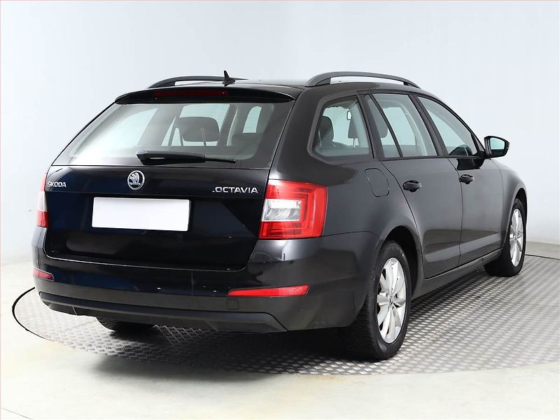 Škoda Octavia (2015) Ambition 1.6 TDI, Navi - fotka 5 z 14