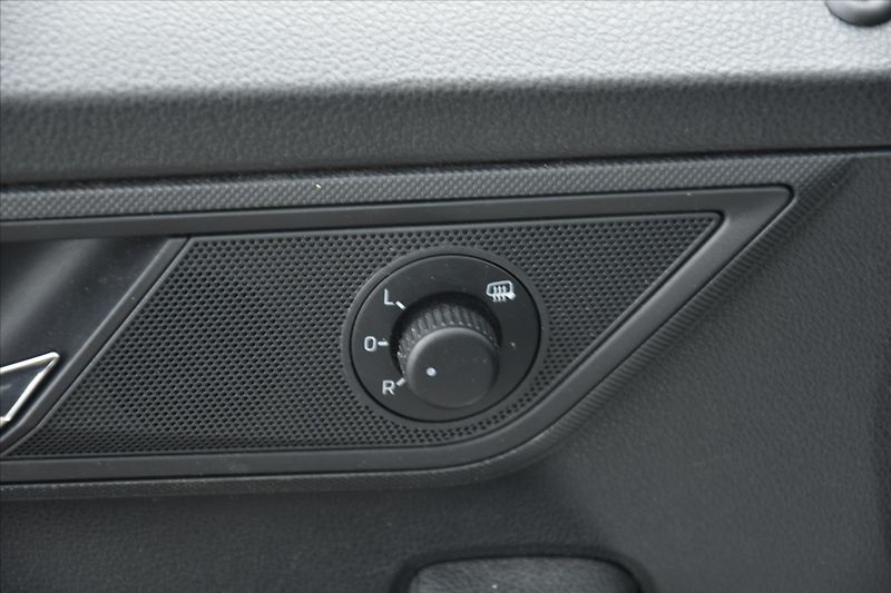 Škoda Fabia 1.0 TSI 70kW 1.MAJITEL DPH ČR - fotka 20 z 21