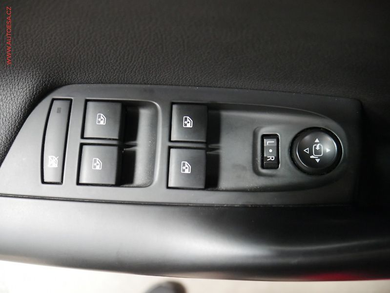 Opel Astra (2019) 1.6 CDTi, AT - fotka 18 z 23