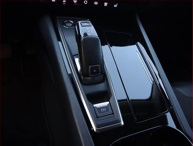 Peugeot 508 (2021) 1.5 BlueHDi, Automat, Kůže - fotka 16 z 23