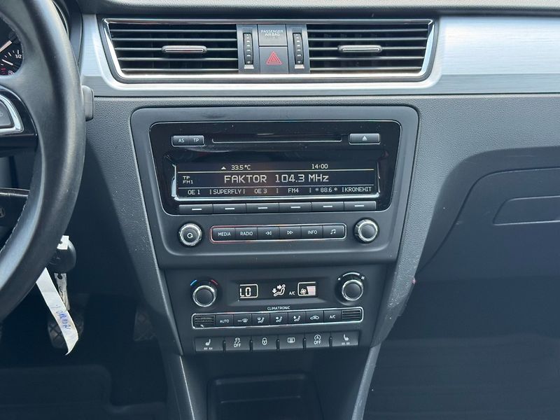 Škoda Rapid (2014) Elegance 1.2 TSI 77kW - fotka 19 z 35
