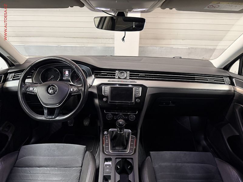 Volkswagen Passat (2016) 2.0 TDI, LED, masáž - fotka 8 z 14