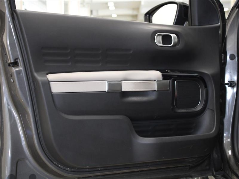 Citroën C4 Cactus 1,2 PureTech 81kW 1.majitel ČR - fotka 14 z 22