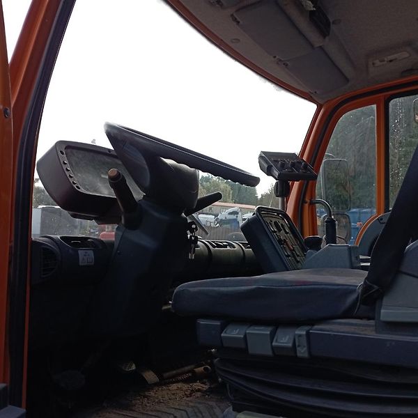 Mercedes-Benz Ostatní (2002) Unimog U300 - fotka 15 z 21