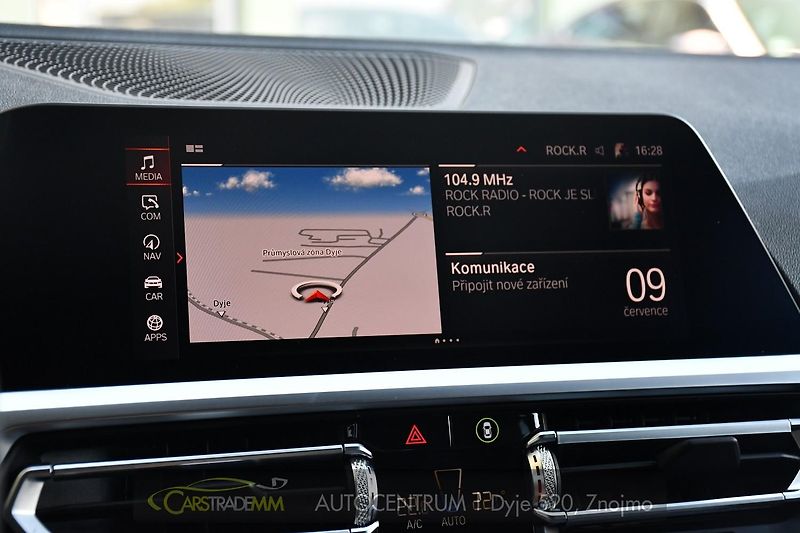 BMW Řada 3 320d xDrive M-SPORT  - fotka 33 z 56