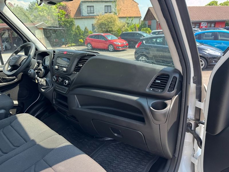 Iveco Daily (2024) 2,3 JTD 115 KW 35S16 - fotka 18 z 18