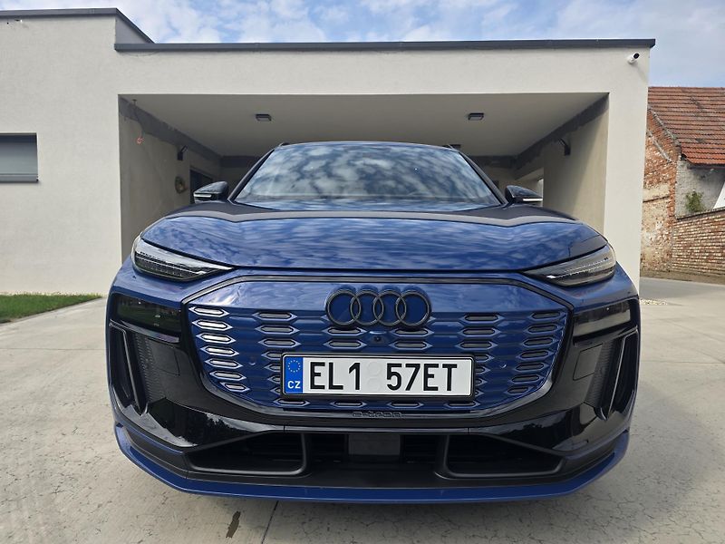 Audi SQ6 e-tron (2025) Edition One Blue - fotka 2 z 33