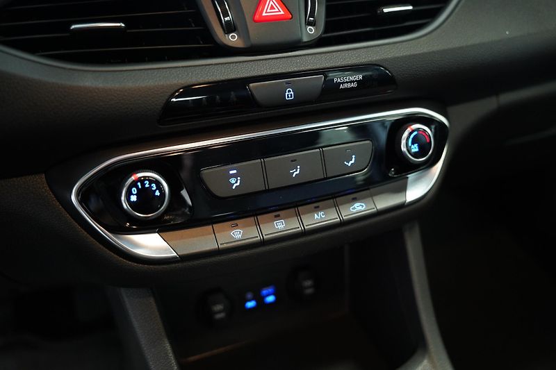 Hyundai i30 - fotka 19 z 23