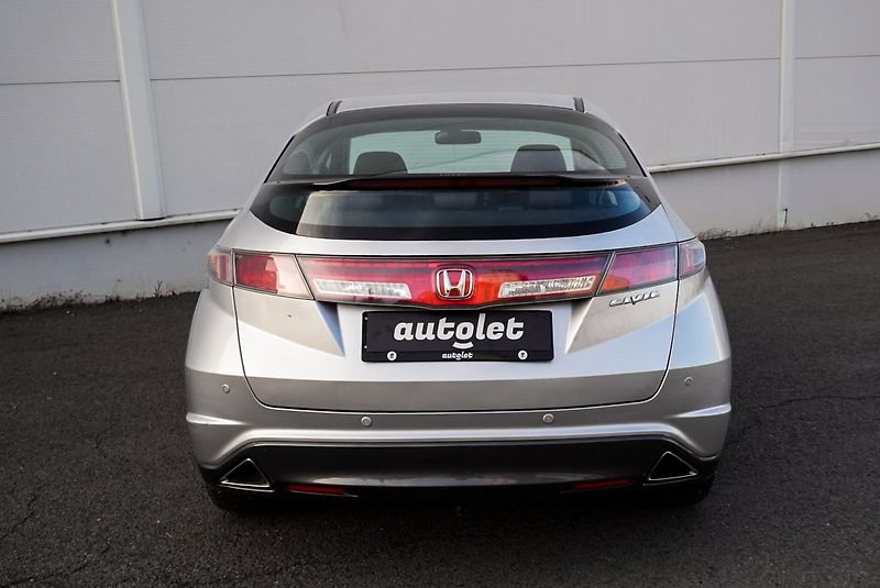 Honda Civic 1.4 i-Vtec ELEGANCE - fotka 13 z 21