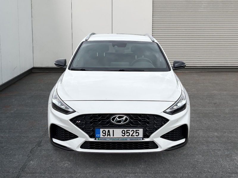 Hyundai i30 (2022) N LINE 1.5T-GDI 118kW CZ DPH - fotka 2 z 11