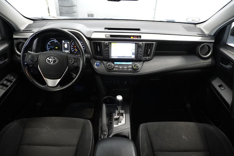 Toyota RAV4 2,5 HYBRID 4X2 AUT. - fotka 16 z 30