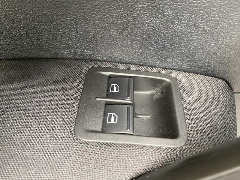 Volkswagen Caddy 1,4 TGI Maxi - fotka 12 z 23
