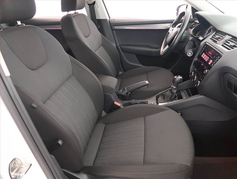 Škoda Octavia (2019) Style 2.0 TDI, Automat - fotka 9 z 19