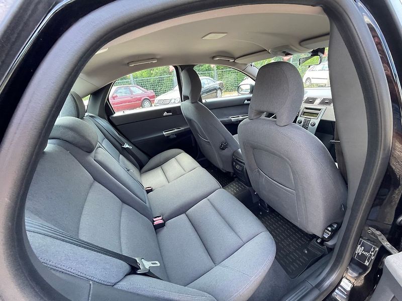 Volvo S40 1.6D 80kw*VYHŘEV.SED*NOVÁ STK* - fotka 22 z 28