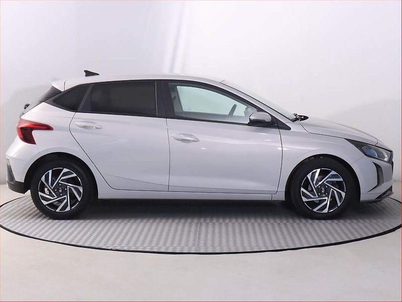 Hyundai i20 (2023) Family 1.0 T-GDI, Automat - fotka 6 z 20