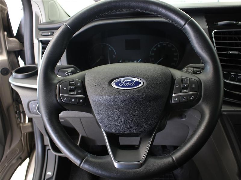Ford Tourneo Custom 2,0 EB 136kW AT L1 27 520km! Č - fotka 10 z 17