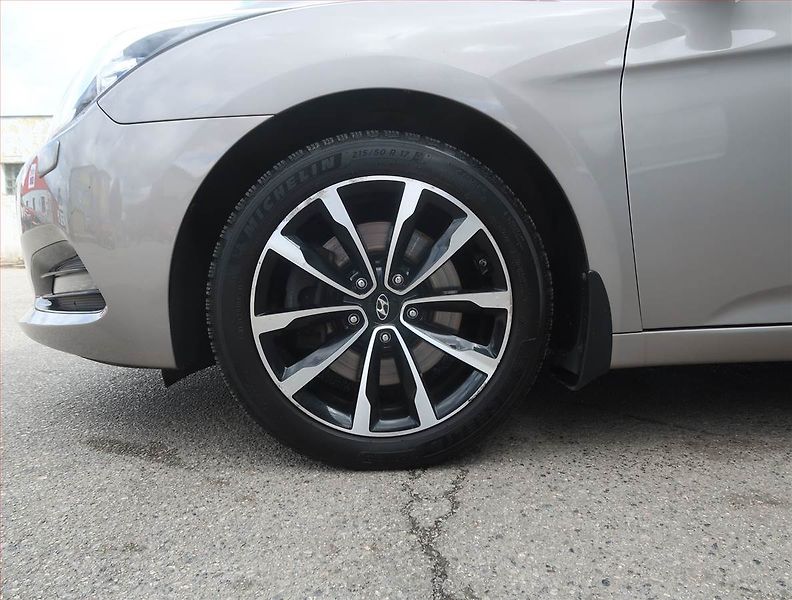 Hyundai i40 (2017) 1.7 CRDi, Serv.kniha, Navi - fotka 15 z 20