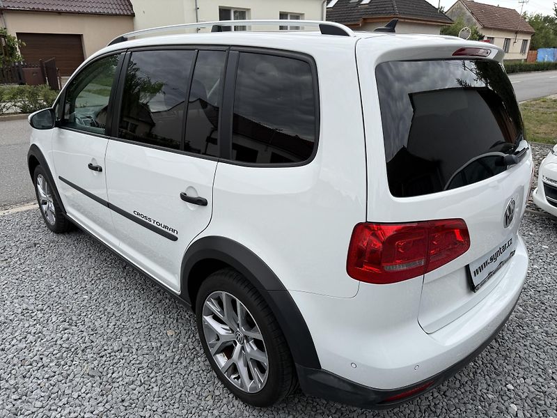 Volkswagen Touran CROSS 1.4 TSI 7 MIST ALU. - fotka 3 z 14