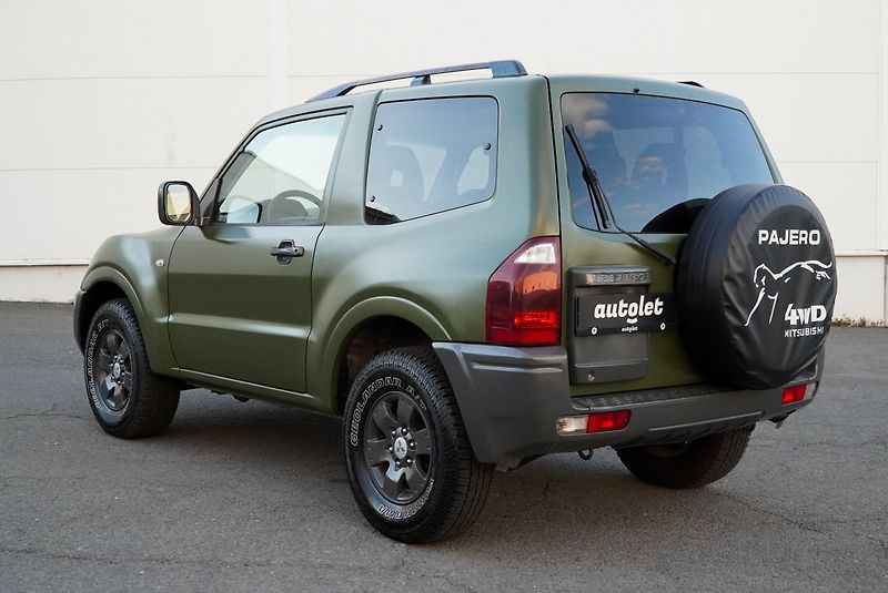 Mitsubishi Pajero 3.2 Di-D 4x4 AUTOMAT - fotka 7 z 32