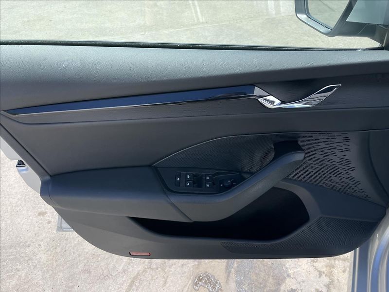Škoda Octavia 2,0 TDI Combi Style Plus LED - fotka 14 z 22