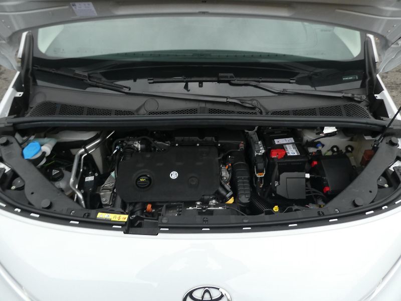 Toyota ProAce City Verso 1,5D 96kW  7 míst závěs  - fotka 8 z 15