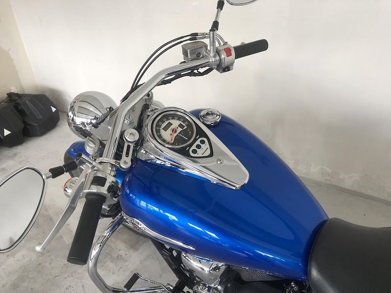 Kawasaki VN 900 Custom - fotka 12 z 19