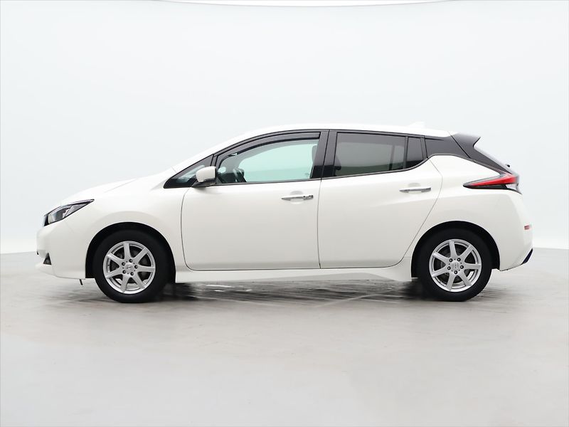 Nissan Leaf 110kW N-Connecta 40kWh - fotka 4 z 32