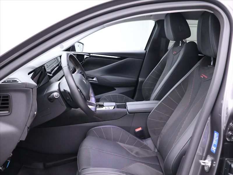 DS Automobiles DS4 1,6 PureTech 165kW Aut. CZ - fotka 11 z 37