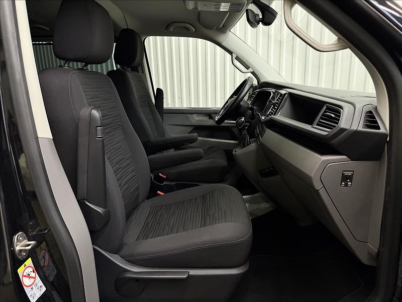 Volkswagen Caravelle 2.0TDI 4MOTION DSG ACC VC LED - fotka 34 z 37