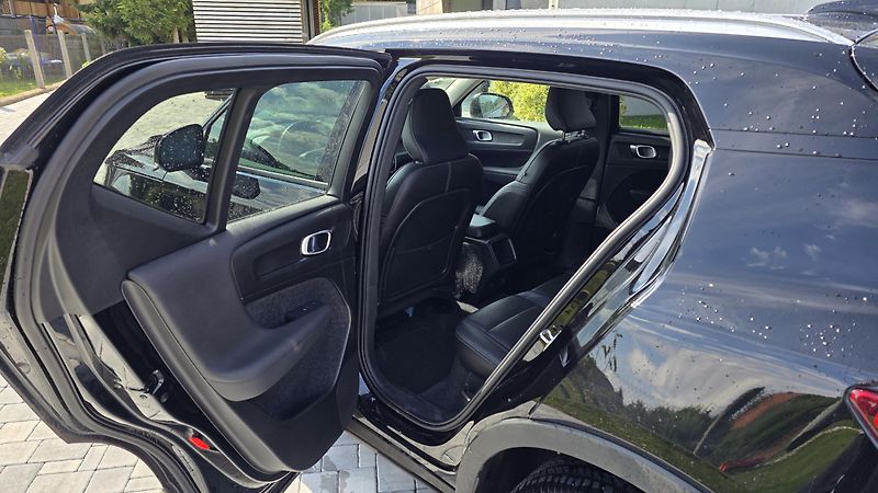 Volvo XC40 (2019) 140kW, AUT, 1. majitel, ČR - fotka 26 z 27