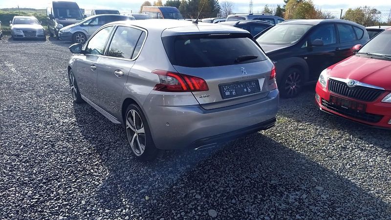 Peugeot 308 (2021) - fotka 8 z 34