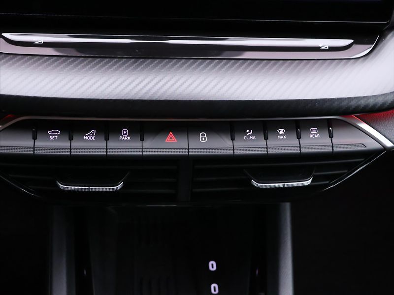 Škoda Octavia 2,0 TSI DSG RS DPH 1.maj CZ - fotka 32 z 43