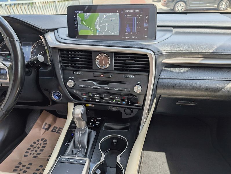 Lexus RX 450h (2021) L 4x4 Executive - fotka 11 z 22