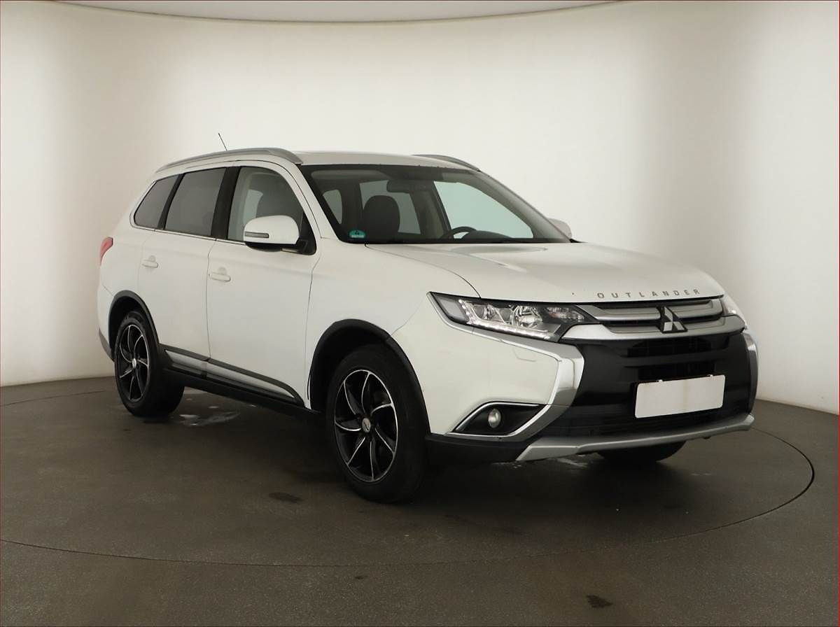 Mitsubishi Outlander 2.2 DI-D, 4X4, 7 míst, Navi