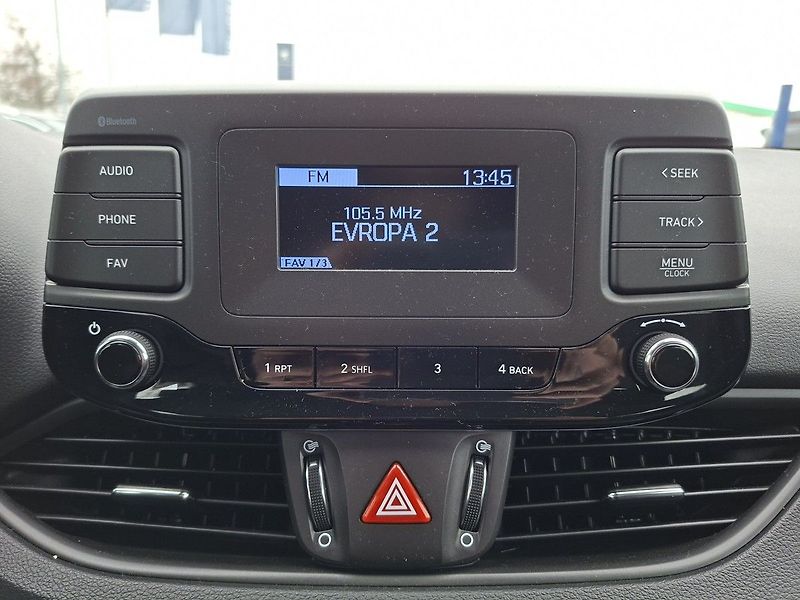 Hyundai i30 1,0 TGDI 120k M6 - fotka 17 z 19