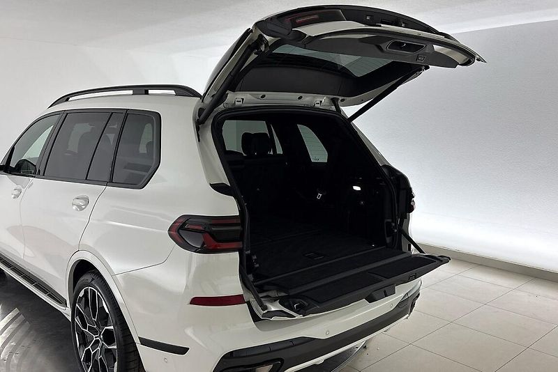 BMW X7 xDrive40d - fotka 10 z 28