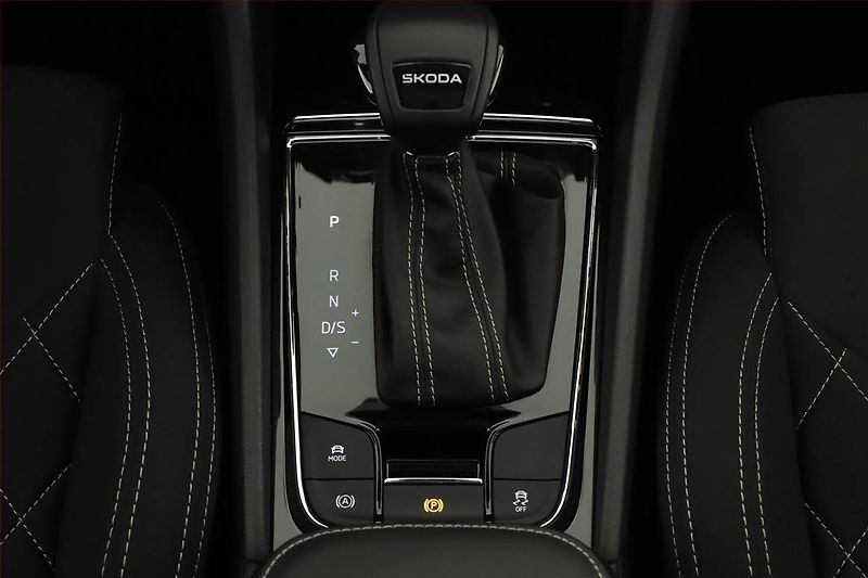 Škoda Karoq (2025) 1.5 TSI, Sportline - fotka 10 z 20