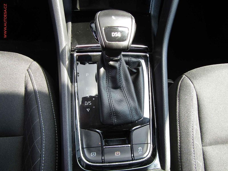 Škoda Karoq (2020) 1.6 TDi, DSG - fotka 18 z 21