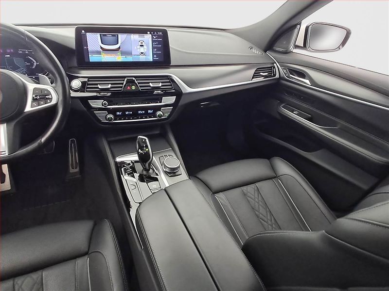 BMW Řada 6 (2021) 630d xDrive GT - fotka 8 z 27