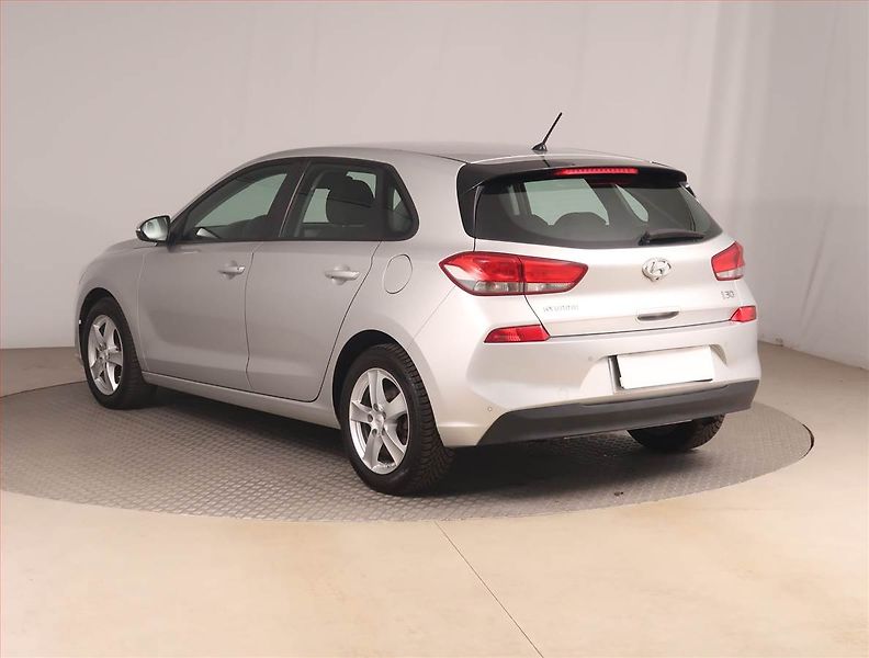 Hyundai i30 (2017) 1.0 T-GDI, ČR,1.maj, Tempomat - fotka 4 z 19