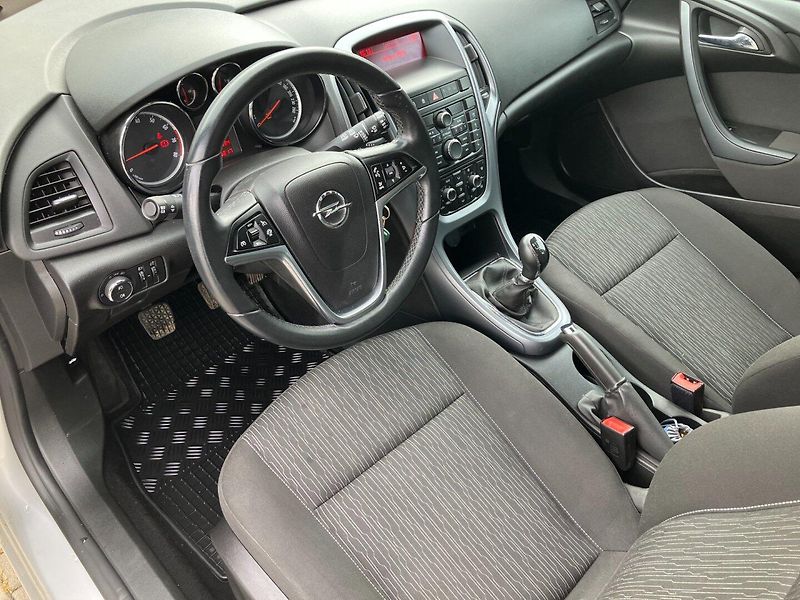 Opel Astra (2015) 1.4T 103kW LPG SPORTS TOURER - fotka 20 z 27