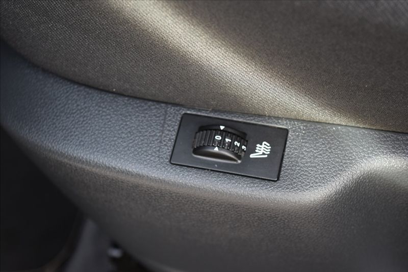 Peugeot 3008 1,6 i 88KW ALU NAVI PANORAMA - fotka 24 z 50