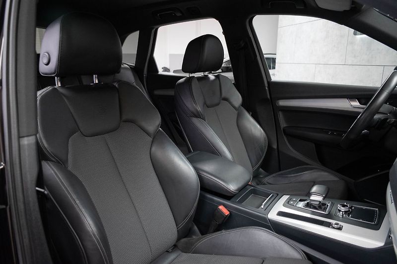 Audi Q5 40 TDI S-LINE* REZERVACE - fotka 12 z 38